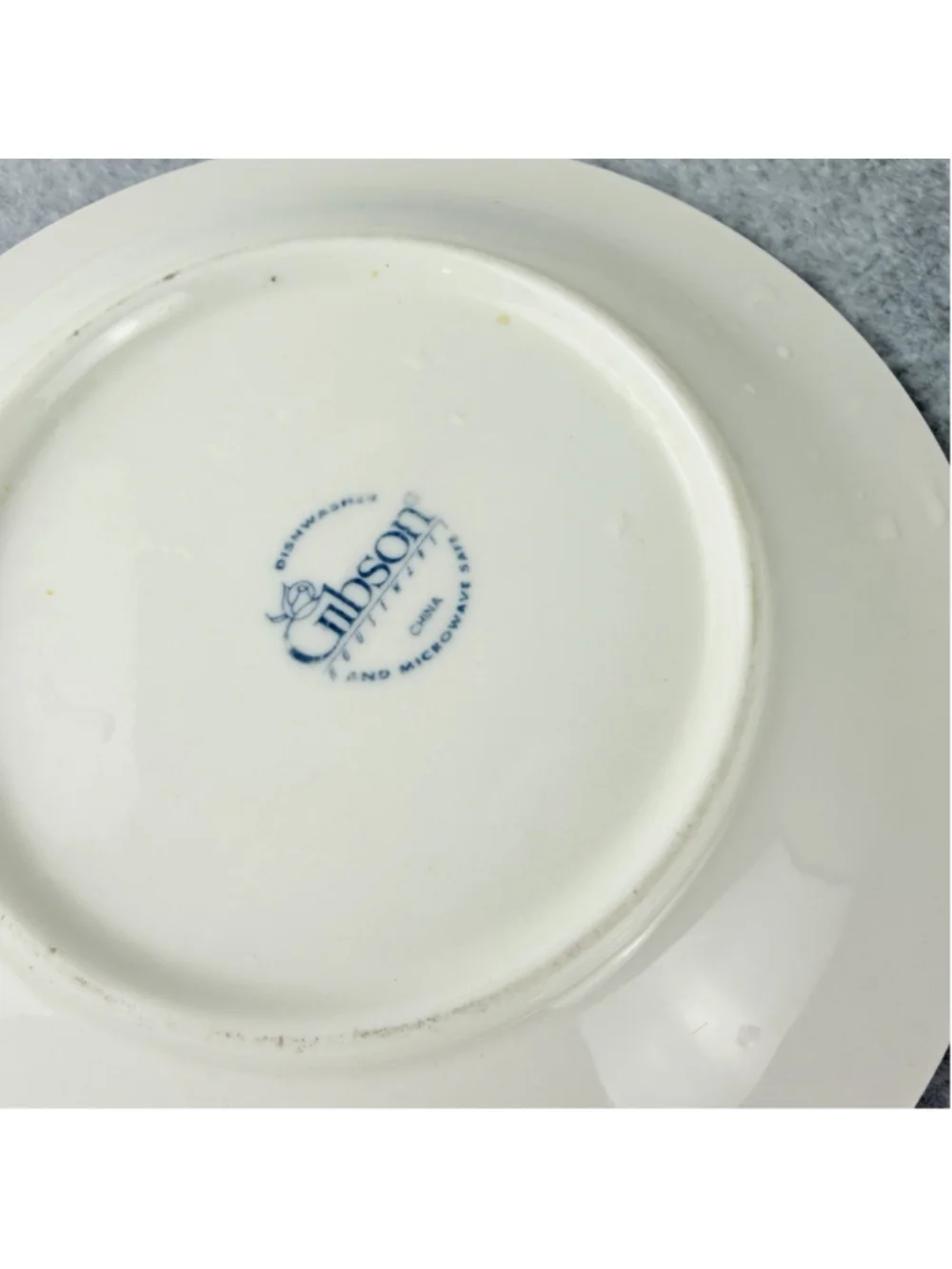 Gibson White Embossed Fruit Dessert Salad Plates 7 7/8